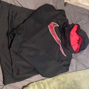 EUC girls size large Nike hoodie with front pocket